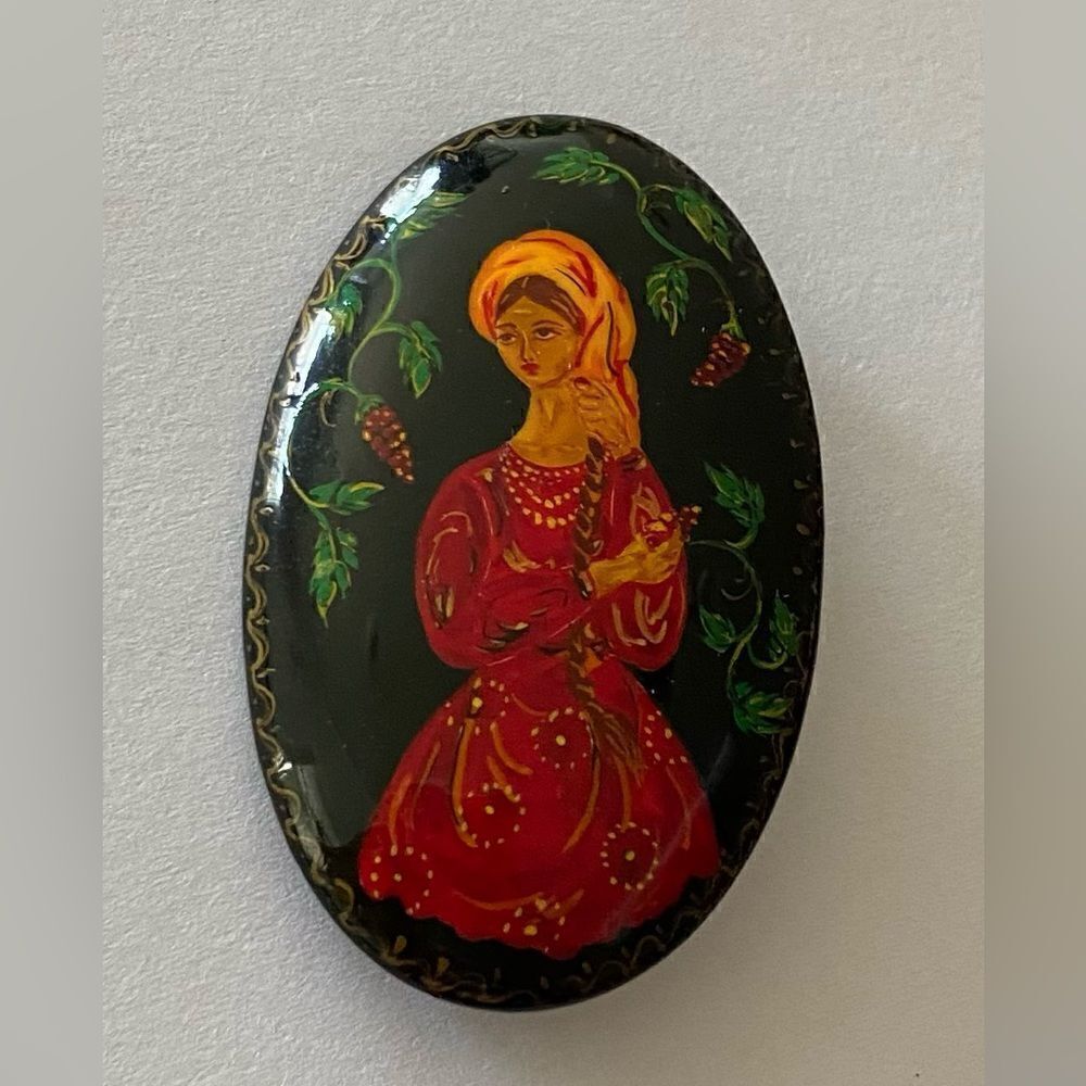 VTG Black Russian Brooch, hand painted.